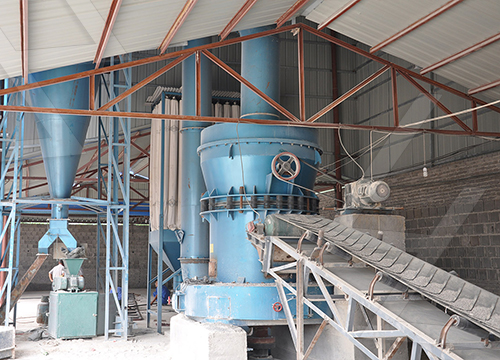 雷蒙磨粉機加工現(xiàn)場